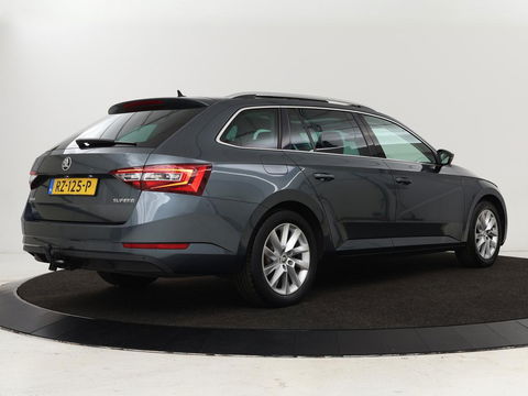 Škoda Superb 1.4 TSI Ambition | Panoramadak | Stoelverwarming | Trekhaak | Carplay | Memory | Navigatie | Climate control
