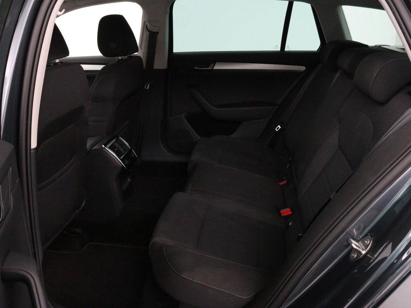 Škoda Superb 1.4 TSI Ambition | Panoramadak | Stoelverwarming | Trekhaak | Carplay | Memory | Navigatie | Climate control