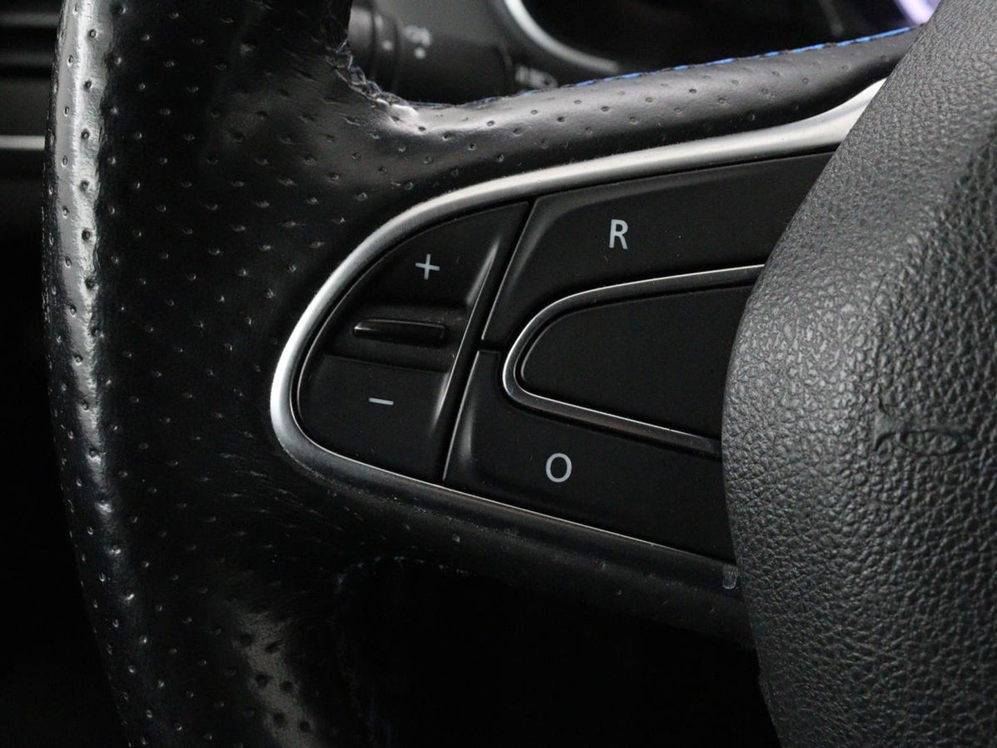 Renault Mégane Estate 1.2 TCe GT-Line | Leder | Stoelverwarming | Camera | Cruise control | Trekhaak | LED | Navigatie | Sfeerverlichting | BOSE audio