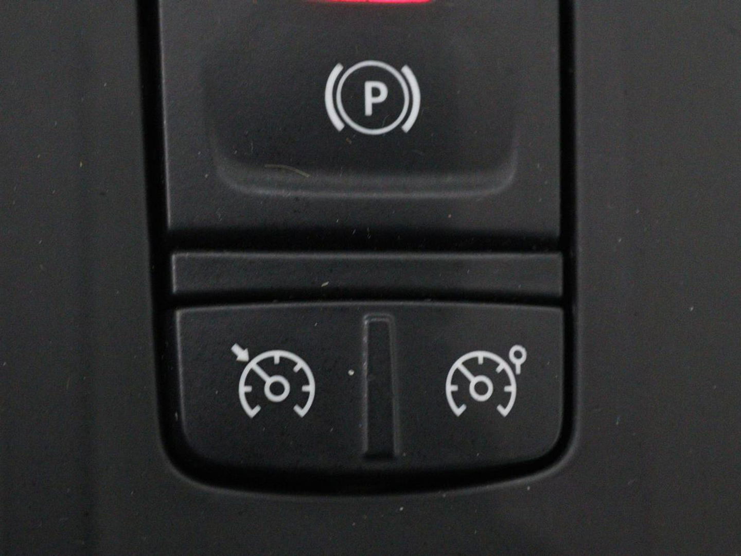 Renault Mégane Estate 1.2 TCe GT-Line | Leder | Stoelverwarming | Camera | Cruise control | Trekhaak | LED | Navigatie | Sfeerverlichting | BOSE audio