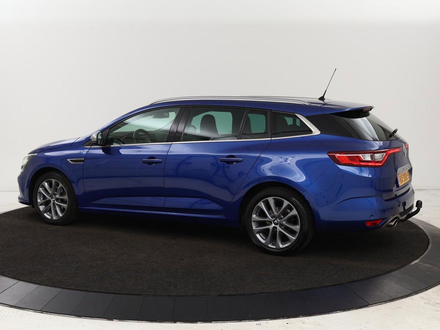 Renault Mégane Estate 1.2 TCe GT-Line | Leder | Stoelverwarming | Camera | Cruise control | Trekhaak | LED | Navigatie | Sfeerverlichting | BOSE audio