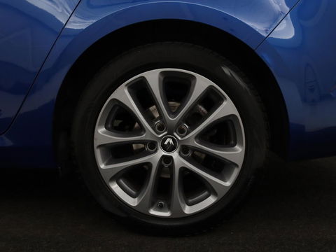 Renault Mégane Estate 1.2 TCe GT-Line | Leder | Stoelverwarming | Camera | Cruise control | Trekhaak | LED | Navigatie | Sfeerverlichting | BOSE audio