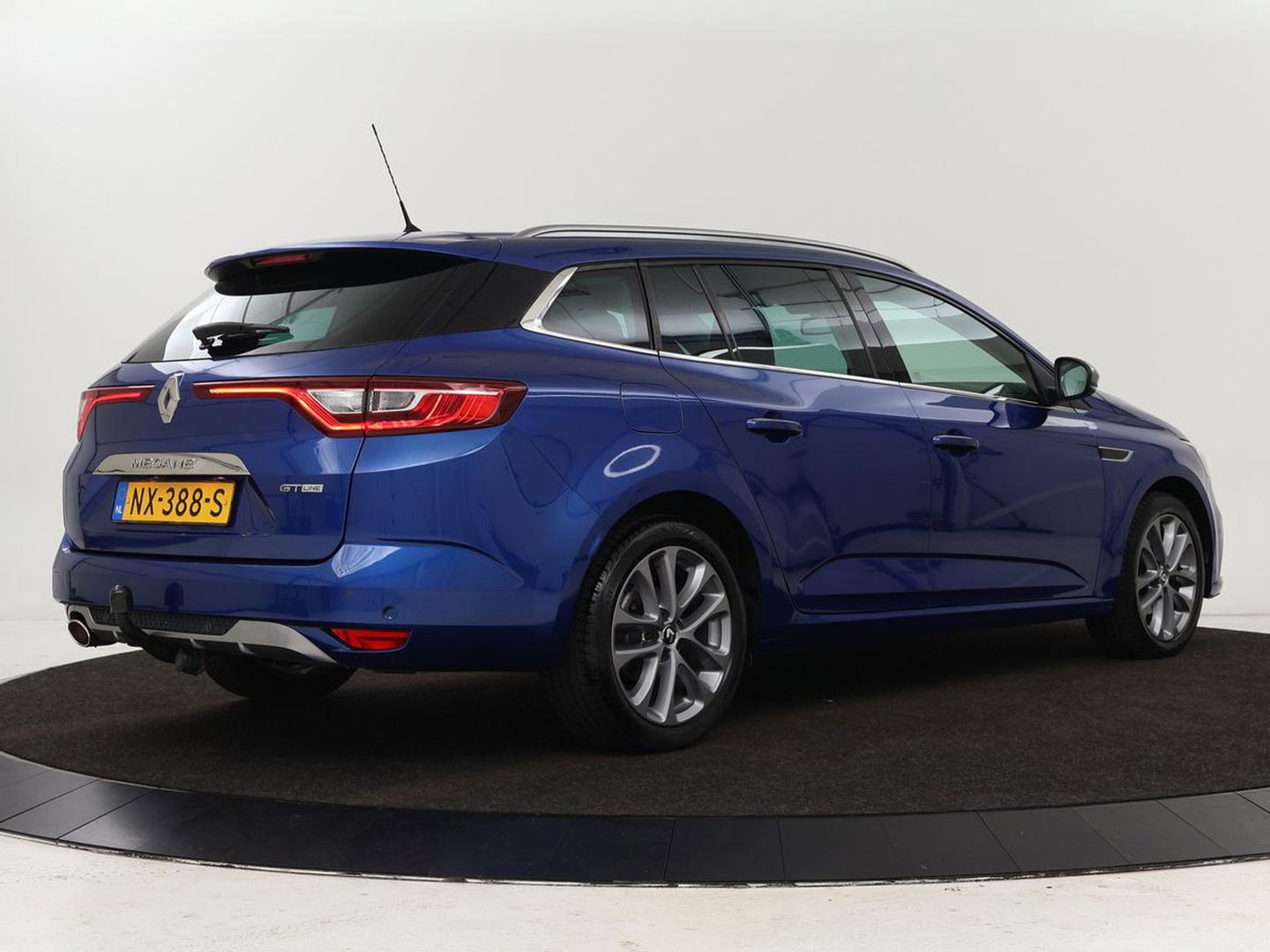 Renault Mégane Estate 1.2 TCe GT-Line | Leder | Stoelverwarming | Camera | Cruise control | Trekhaak | LED | Navigatie | Sfeerverlichting | BOSE audio