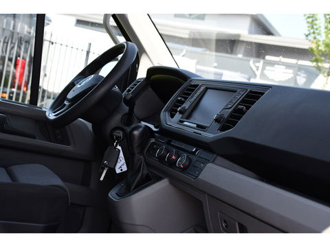 Volkswagen Crafter 35 2.0 TDI L5H3 DC Highline Adaptieve Cruise, Camera, Carplay, 177PK, Automaat, Multimedia, LED, Uniek!