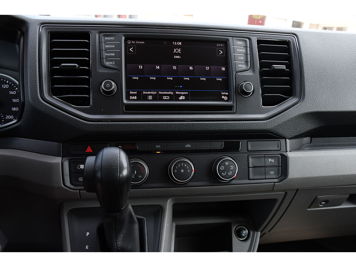 Volkswagen Crafter 35 2.0 TDI L5H3 DC Highline Adaptieve Cruise, Camera, Carplay, 177PK, Automaat, Multimedia, LED, Uniek!