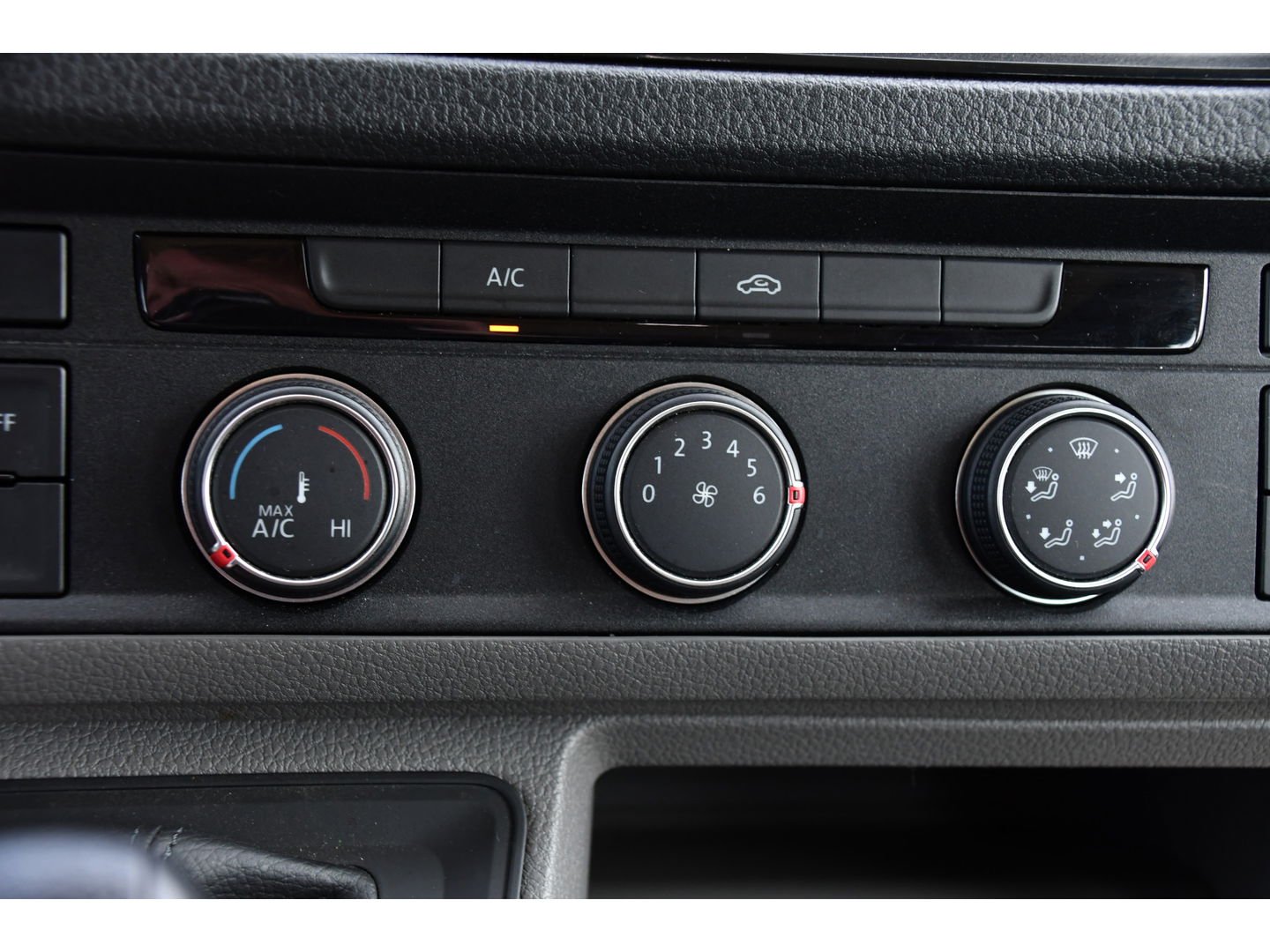 Volkswagen Crafter 35 2.0 TDI L5H3 DC Highline Adaptieve Cruise, Camera, Carplay, 177PK, Automaat, Multimedia, LED, Uniek!