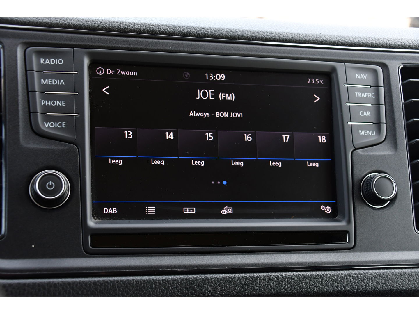 Volkswagen Crafter 35 2.0 TDI L5H3 DC Highline Adaptieve Cruise, Camera, Carplay, 177PK, Automaat, Multimedia, LED, Uniek!