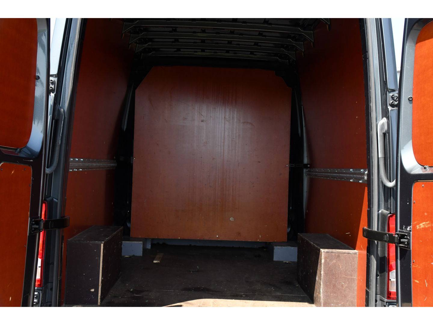Volkswagen Crafter 35 2.0 TDI L5H3 DC Highline Adaptieve Cruise, Camera, Carplay, 177PK, Automaat, Multimedia, LED, Uniek!