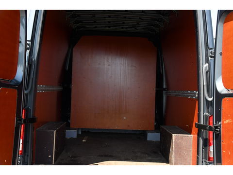 Volkswagen Crafter 35 2.0 TDI L5H3 DC Highline Adaptieve Cruise, Camera, Carplay, 177PK, Automaat, Multimedia, LED, Uniek!