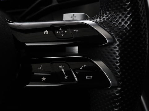 Mercedes-Benz C-Klasse 300e AMG Night | Adaptive cruise | Stoelverwarming | Trekhaak | Carplay | Camera | Sfeerverlichting | Full LED