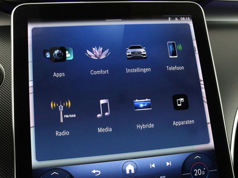Mercedes-Benz C-Klasse 300e AMG Night | Adaptive cruise | Stoelverwarming | Trekhaak | Carplay | Camera | Sfeerverlichting | Full LED