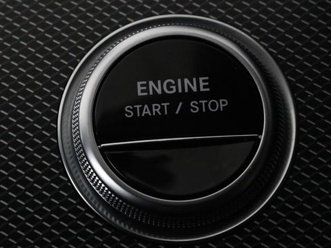 Mercedes-Benz C-Klasse 300e AMG Night | Adaptive cruise | Stoelverwarming | Trekhaak | Carplay | Camera | Sfeerverlichting | Full LED