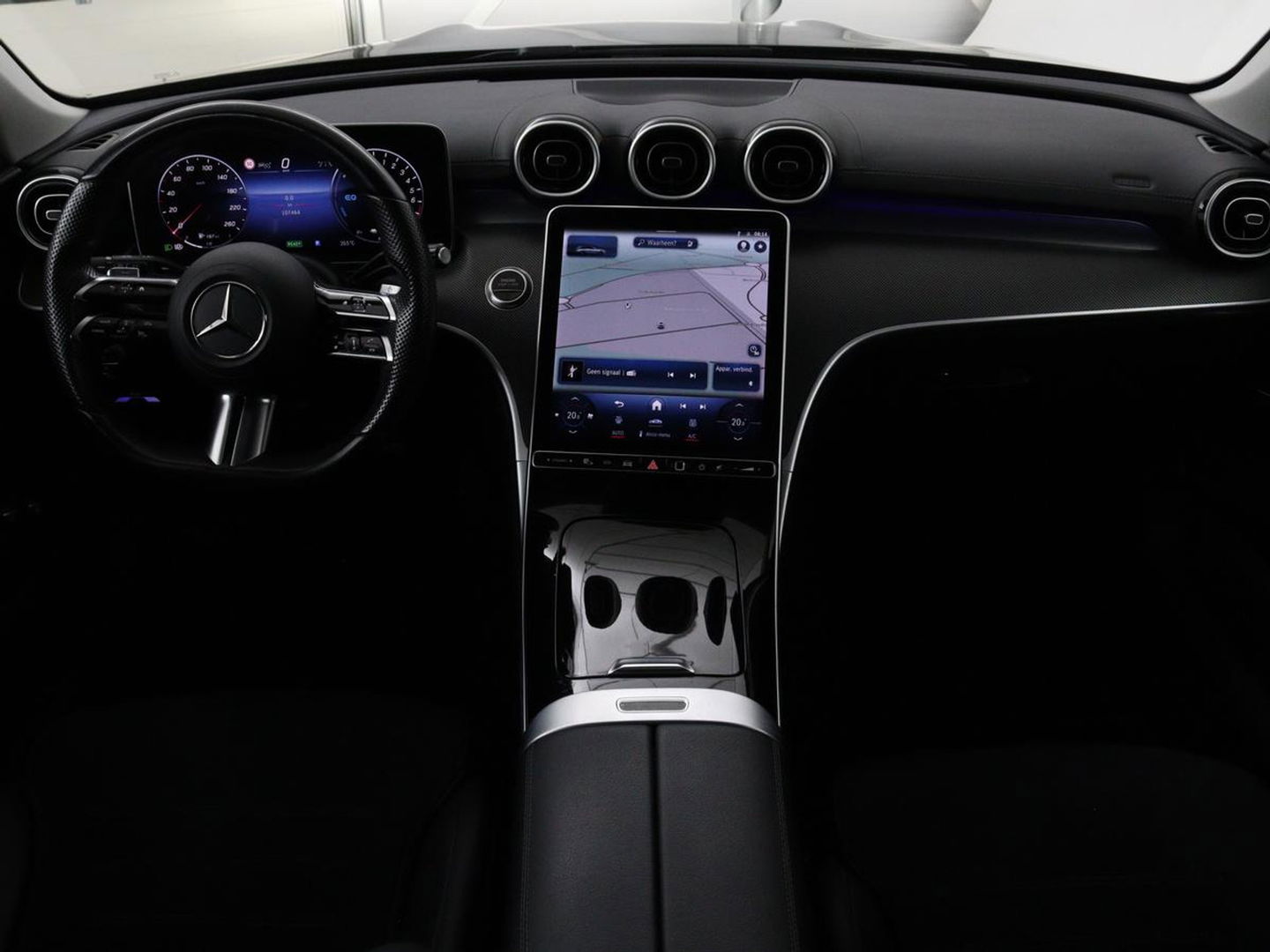 Mercedes-Benz C-Klasse 300e AMG Night | Adaptive cruise | Stoelverwarming | Trekhaak | Carplay | Camera | Sfeerverlichting | Full LED
