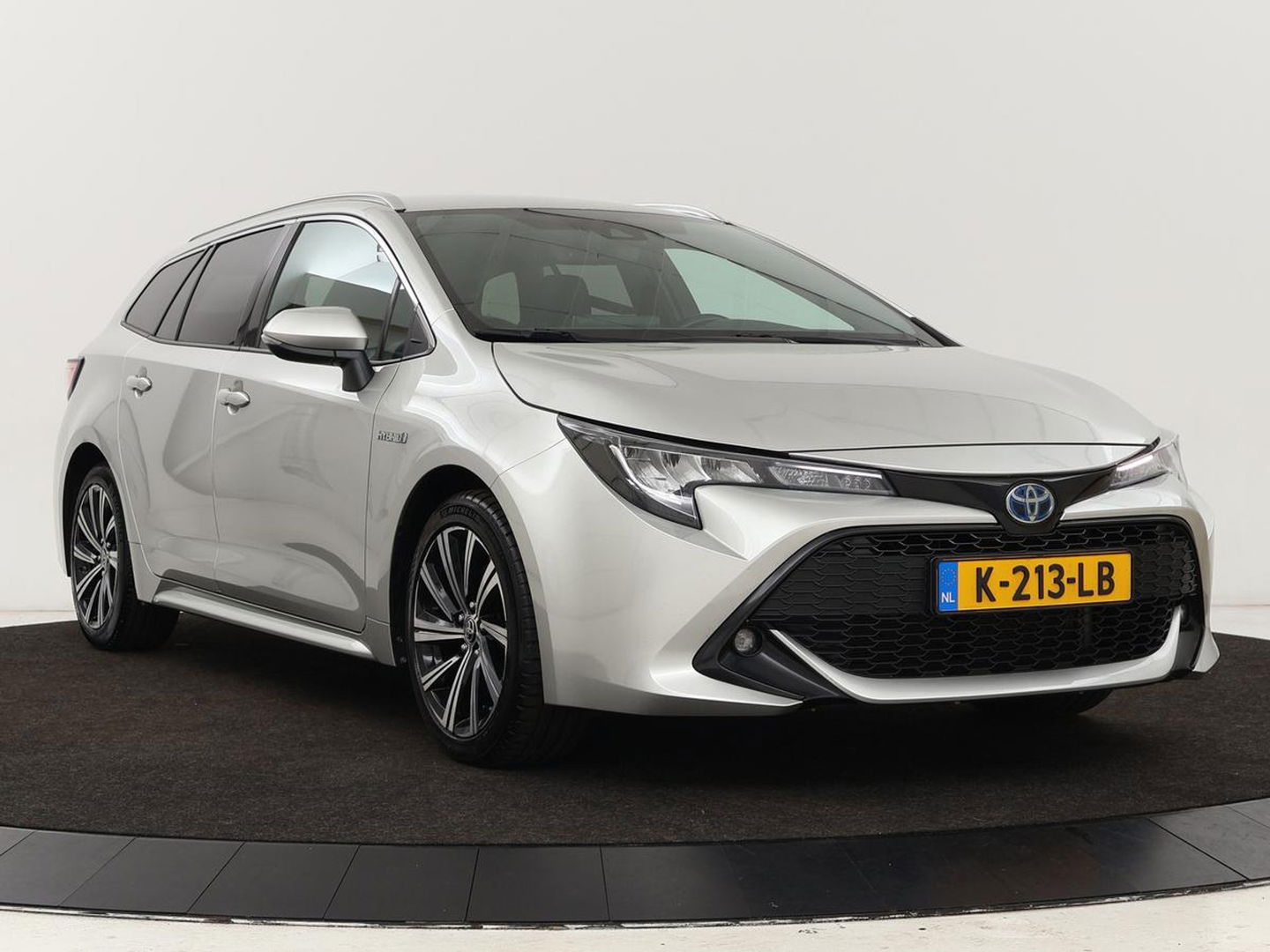 Toyota Corolla Touring Sports 2.0 Hybrid Business Plus | Stoelverwarming | Adaptive cruise | Full LED | Carplay | Keyless | Climate control | Camera