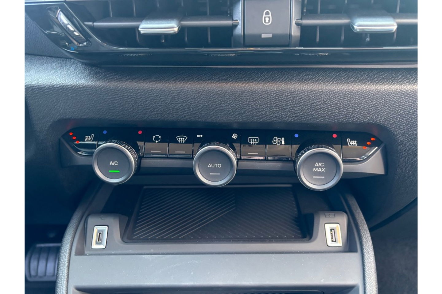 Citroën C4 X 1.2 PT. SPORT PACK AUTOMAAT NAVI WIDESCREEN PDC-CAMERA.