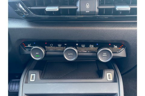 Citroën C4 X 1.2 PT. SPORT PACK AUTOMAAT NAVI WIDESCREEN PDC-CAMERA.
