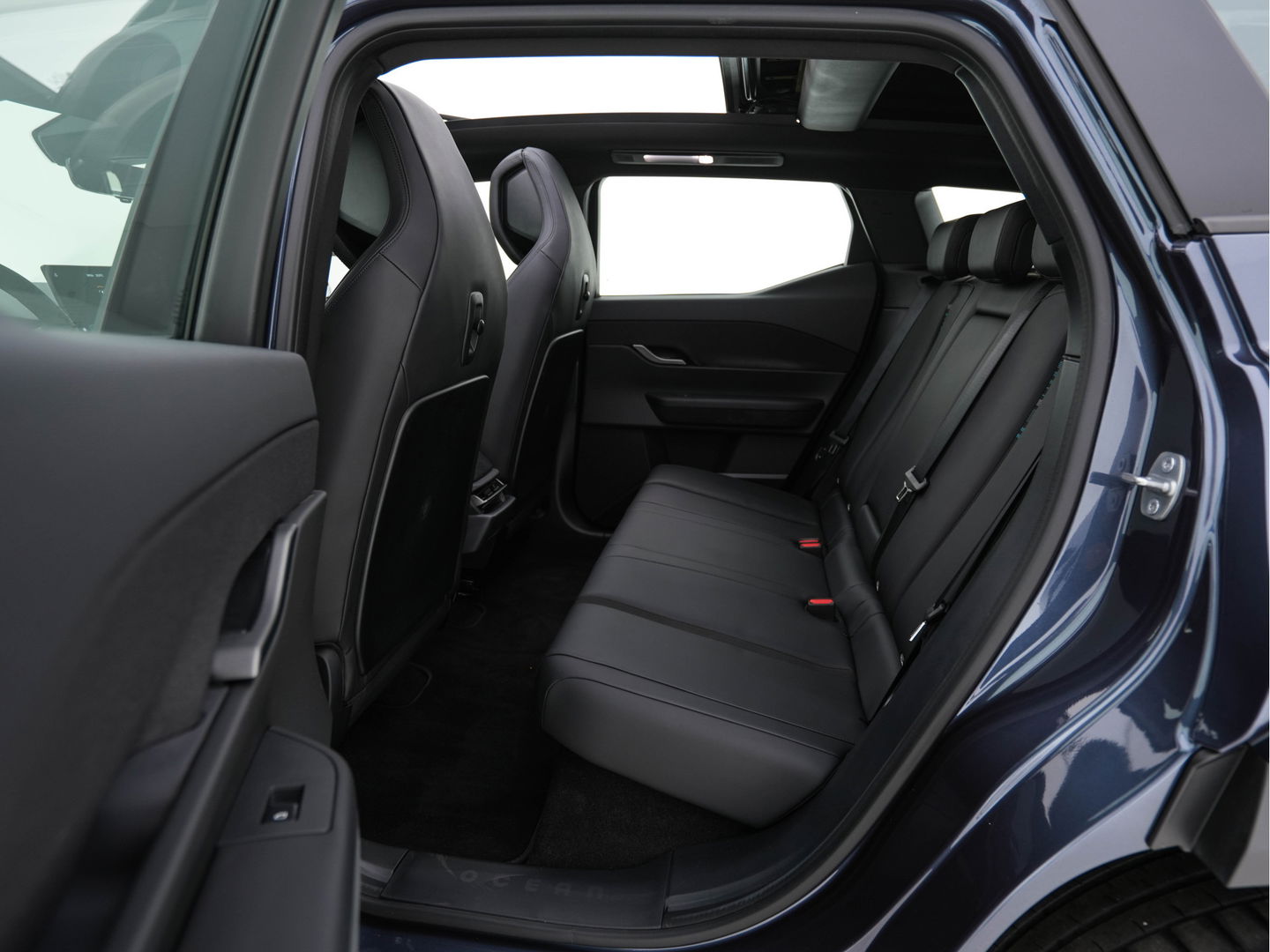 Fisker Ocean Extreme 113kWh [ 3-Fase ] Aut. (INCL-BTW) *HEATPUMP | PANO | LUXURY-LEATHER | FULL-LED | ADAPTIVE-CRUISE | TOP-VIEW | MEMORY-PACK | BLINDSPOT | DIGI-COCKPIT | KEYLESS | DAB+ | SOLAR-ROOF | COMFORTSEATS | CARPLAY | TOW