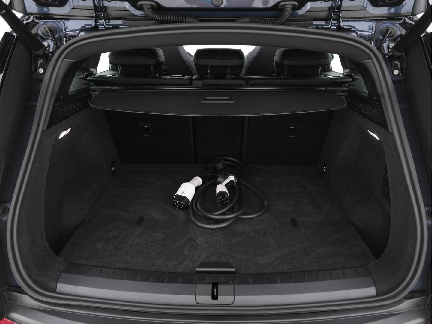 Fisker Ocean Extreme 113kWh [ 3-Fase ] Aut. (INCL-BTW) *HEATPUMP | PANO | LUXURY-LEATHER | FULL-LED | ADAPTIVE-CRUISE | TOP-VIEW | MEMORY-PACK | BLINDSPOT | DIGI-COCKPIT | KEYLESS | DAB+ | SOLAR-ROOF | COMFORTSEATS | CARPLAY | TOW
