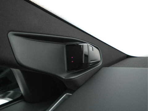 Fisker Ocean Extreme 113kWh [ 3-Fase ] Aut. (INCL-BTW) *HEATPUMP | PANO | LUXURY-LEATHER | FULL-LED | ADAPTIVE-CRUISE | TOP-VIEW | MEMORY-PACK | BLINDSPOT | DIGI-COCKPIT | KEYLESS | DAB+ | SOLAR-ROOF | COMFORTSEATS | CARPLAY | TOW