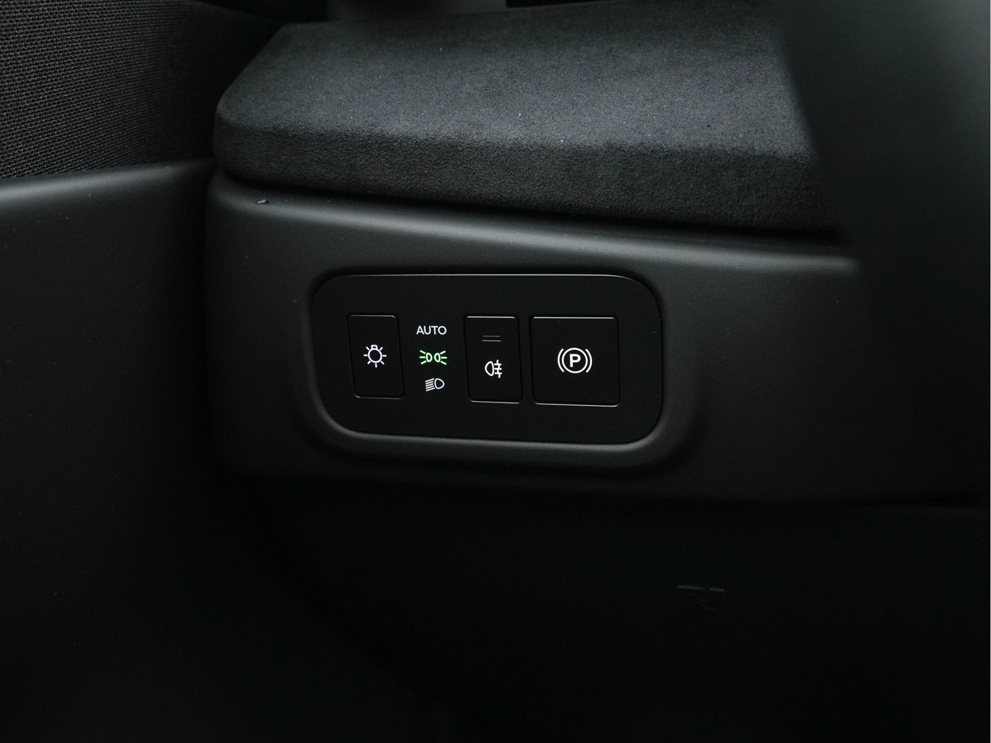 Fisker Ocean Extreme 113kWh [ 3-Fase ] Aut. (INCL-BTW) *HEATPUMP | PANO | LUXURY-LEATHER | FULL-LED | ADAPTIVE-CRUISE | TOP-VIEW | MEMORY-PACK | BLINDSPOT | DIGI-COCKPIT | KEYLESS | DAB+ | SOLAR-ROOF | COMFORTSEATS | CARPLAY | TOW