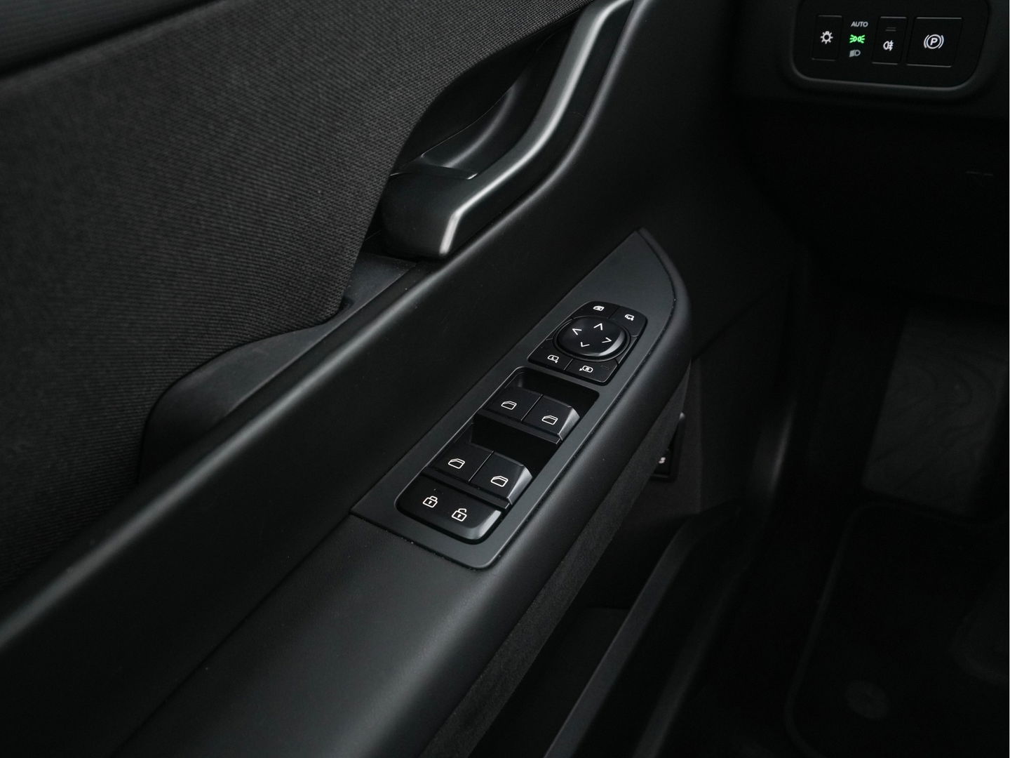 Fisker Ocean Extreme 113kWh [ 3-Fase ] Aut. (INCL-BTW) *HEATPUMP | PANO | LUXURY-LEATHER | FULL-LED | ADAPTIVE-CRUISE | TOP-VIEW | MEMORY-PACK | BLINDSPOT | DIGI-COCKPIT | KEYLESS | DAB+ | SOLAR-ROOF | COMFORTSEATS | CARPLAY | TOW