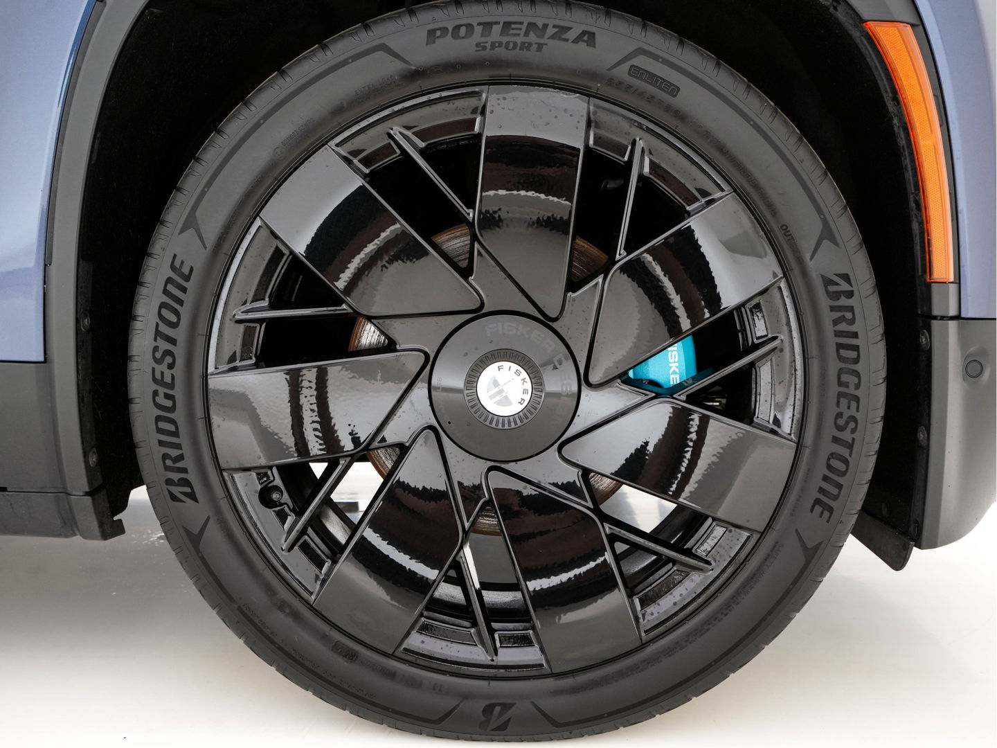 Fisker Ocean Extreme 113kWh [ 3-Fase ] Aut. (INCL-BTW) *HEATPUMP | PANO | LUXURY-LEATHER | FULL-LED | ADAPTIVE-CRUISE | TOP-VIEW | MEMORY-PACK | BLINDSPOT | DIGI-COCKPIT | KEYLESS | DAB+ | SOLAR-ROOF | COMFORTSEATS | CARPLAY | TOW