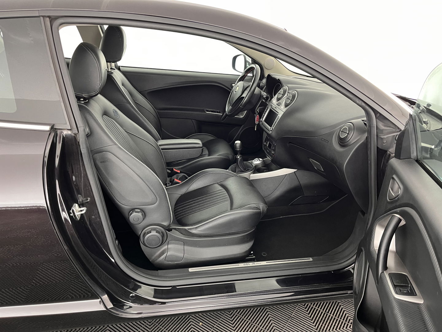Alfa Romeo MiTo 1.3 JTDm ECO Distinctive Premium-Plus-Pack *LUXURY-LEATHER | SPORT-SEATS | NAVI-FULLMAP | ECC | PDC | CRUISE | 17''ALU *