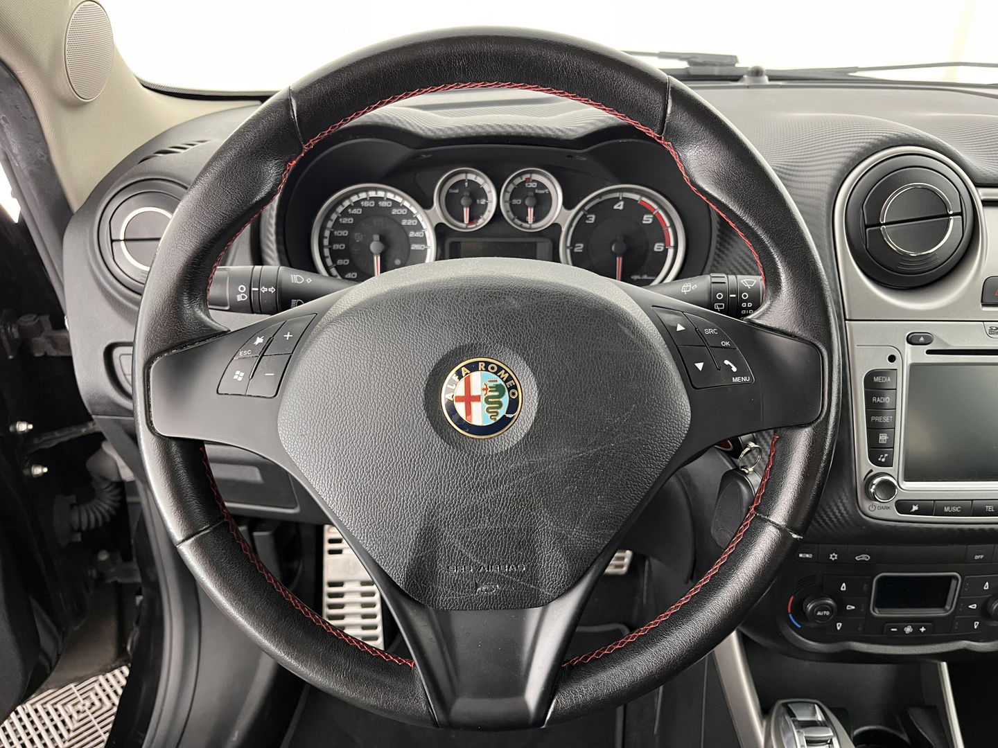 Alfa Romeo MiTo 1.3 JTDm ECO Distinctive Premium-Plus-Pack *LUXURY-LEATHER | SPORT-SEATS | NAVI-FULLMAP | ECC | PDC | CRUISE | 17''ALU *