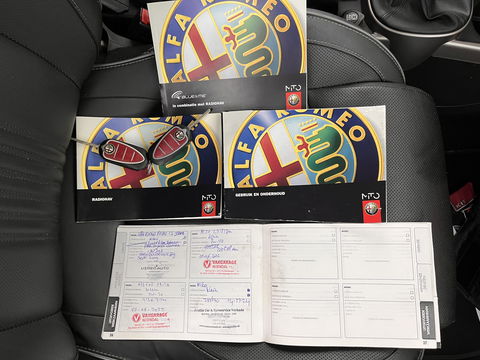 Alfa Romeo MiTo 1.3 JTDm ECO Distinctive Premium-Plus-Pack *LUXURY-LEATHER | SPORT-SEATS | NAVI-FULLMAP | ECC | PDC | CRUISE | 17''ALU *
