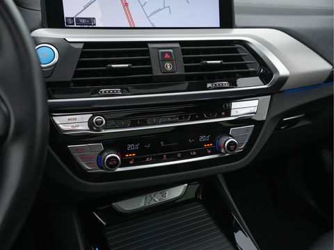BMW iX3 High Executive 80 kWh [ 3-Fase ] (INCL.BTW) *PANO | HEAD-UP | FULL-LEATHER | FULL-LED | ADAPTIVE-CRUISE | DIGI-COCKPIT | BLINDSPOT | HARMAN/KARDON | KEYLESS | TOP-VIEW | SPORT-SEATS | 20''ALU | TOWBAR*