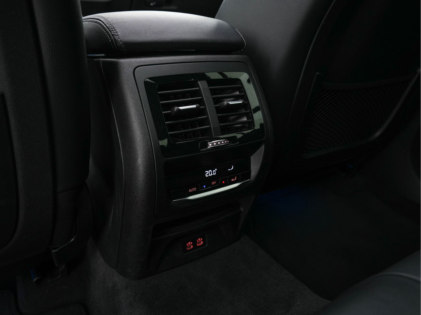 BMW iX3 High Executive 80 kWh [ 3-Fase ] (INCL-BTW) *PANO | LUXURY-LEATHER | FULL-LED | DAB | CARPLAY | ADAPTIVE-CRUISE | DIGI-COCKPIT | BLINDSPOT | HARMAN/KARDON-SOUNDSYTEM | HEAD-UP | KEYLESS | TOP-VIEW | SPORT-SEATS | TOWBAR  | .