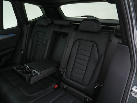 BMW iX3 High Executive 80 kWh [ 3-Fase ] (INCL.BTW) *PANO | HEAD-UP | FULL-LEATHER | FULL-LED | ADAPTIVE-CRUISE | DIGI-COCKPIT | BLINDSPOT | HARMAN/KARDON | KEYLESS | TOP-VIEW | SPORT-SEATS | 20''ALU | TOWBAR*