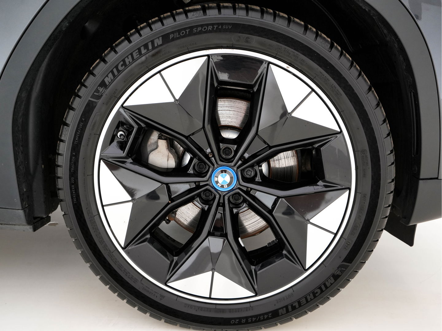 BMW iX3 High Executive 80 kWh [ 3-Fase ] (INCL.BTW) *PANO | HEAD-UP | FULL-LEATHER | FULL-LED | ADAPTIVE-CRUISE | DIGI-COCKPIT | BLINDSPOT | HARMAN/KARDON | KEYLESS | TOP-VIEW | SPORT-SEATS | 20''ALU | TOWBAR*