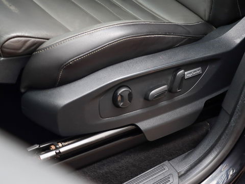 Volkswagen Amarok 3.0 TDI 4Motion DC Highline | Leder | Comfortstoelen | 20'' | Navigatie | Trekhaak
