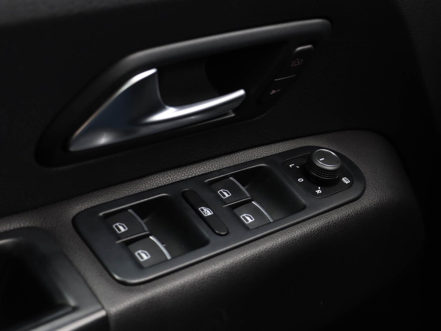 Volkswagen Amarok 3.0 TDI 4Motion DC Highline | Leder | Comfortstoelen | 20'' | Navigatie | Trekhaak