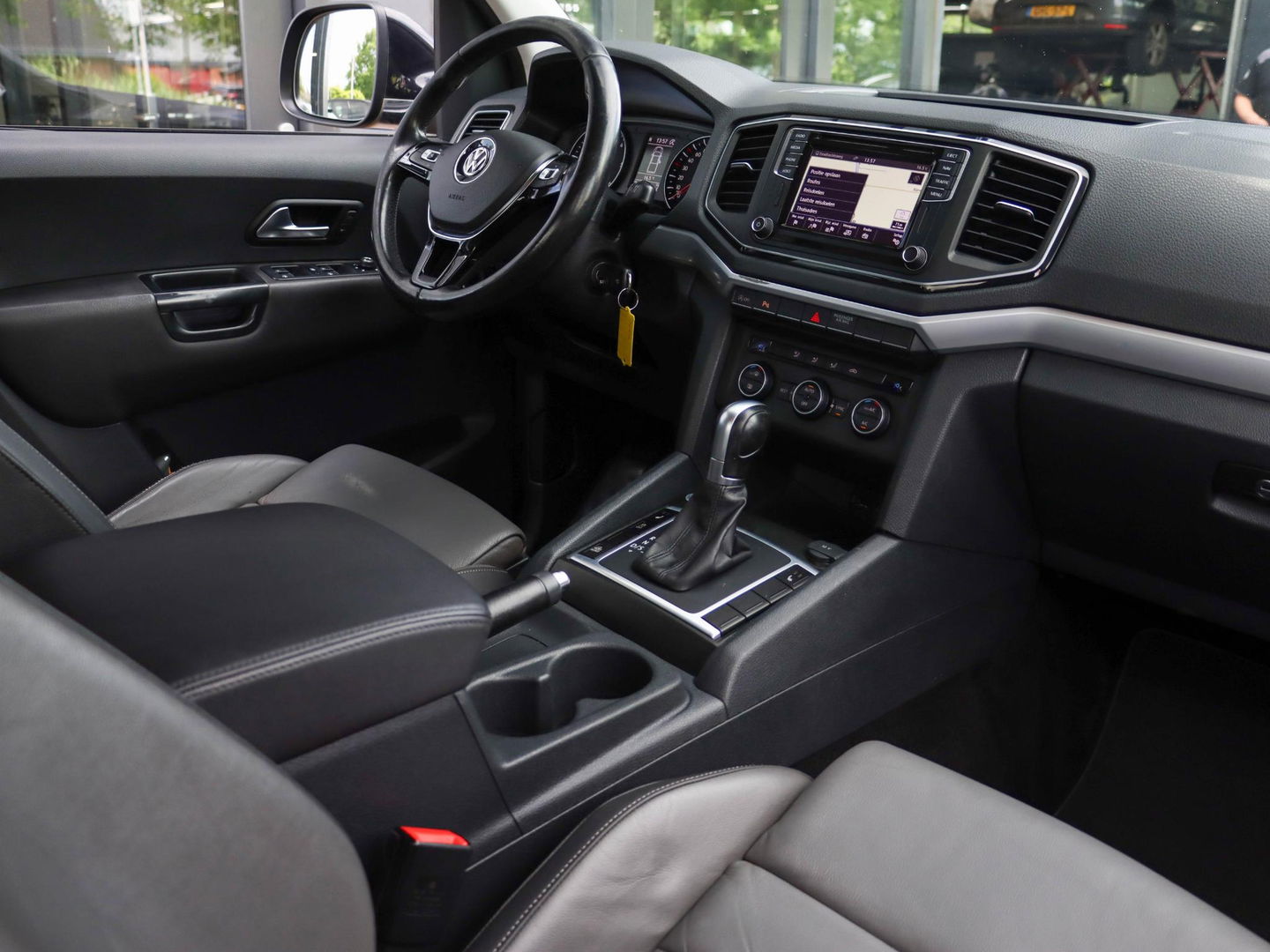 Volkswagen Amarok 3.0 TDI 4Motion DC Highline | Leder | Comfortstoelen | 20'' | Navigatie | Trekhaak