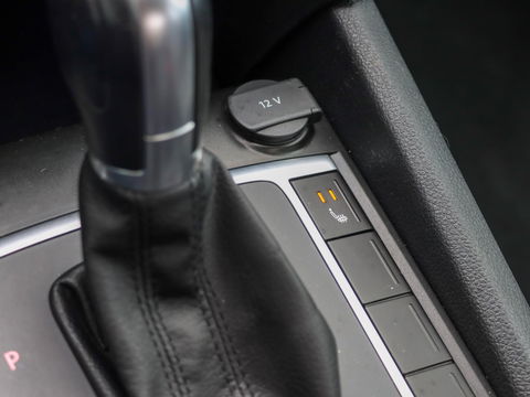 Volkswagen Amarok 3.0 TDI 4Motion DC Highline | Leder | Comfortstoelen | 20'' | Navigatie | Trekhaak