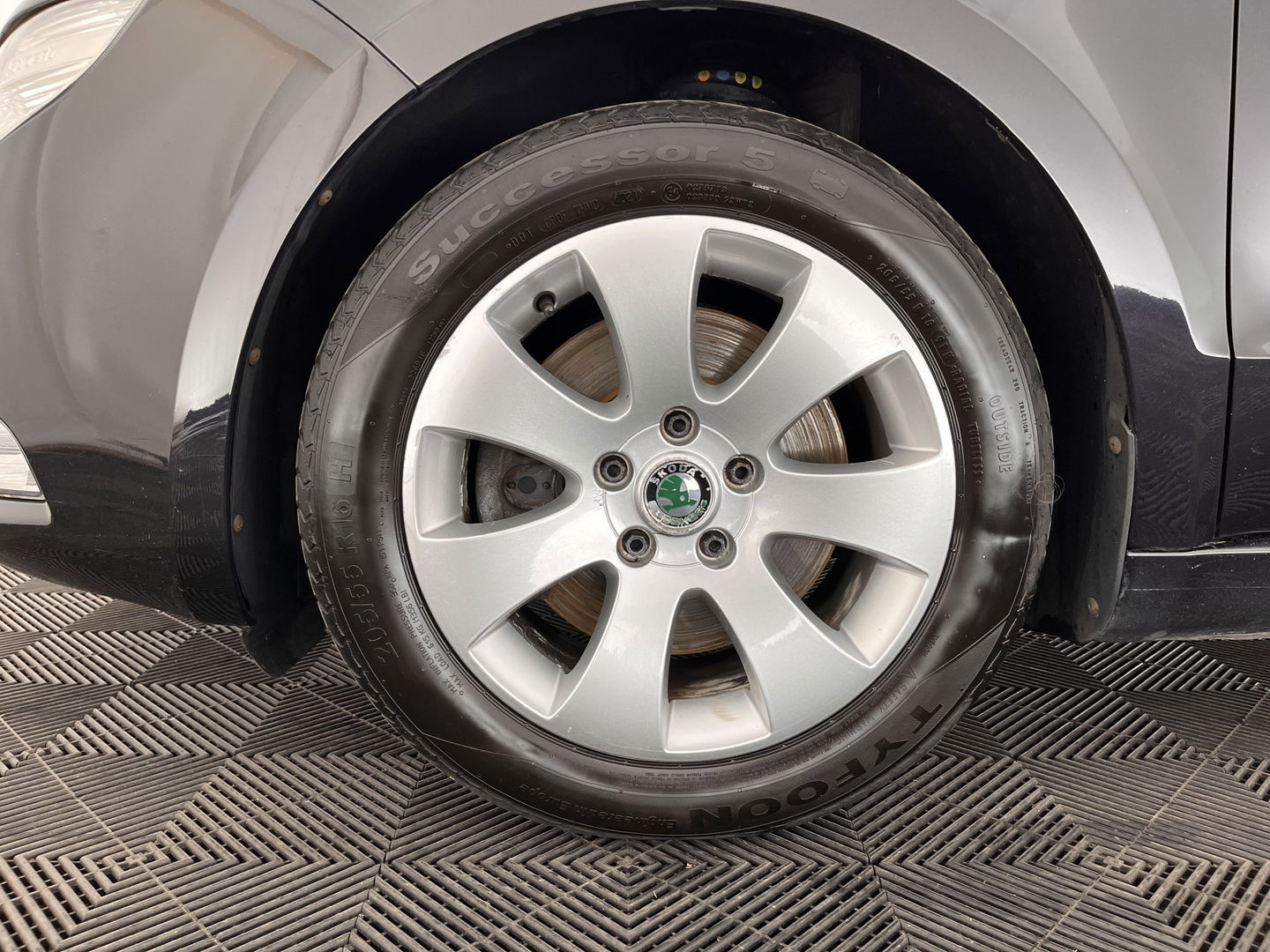 Škoda Superb Combi 1.6 TDI Greenline Comfort Business Line *NAVI-FULLMAP | COMFORT-SEATS | ECC | AMUNDSEN-AUDIO | PDC | CRUISE | TOWBAR | 16''ALU*