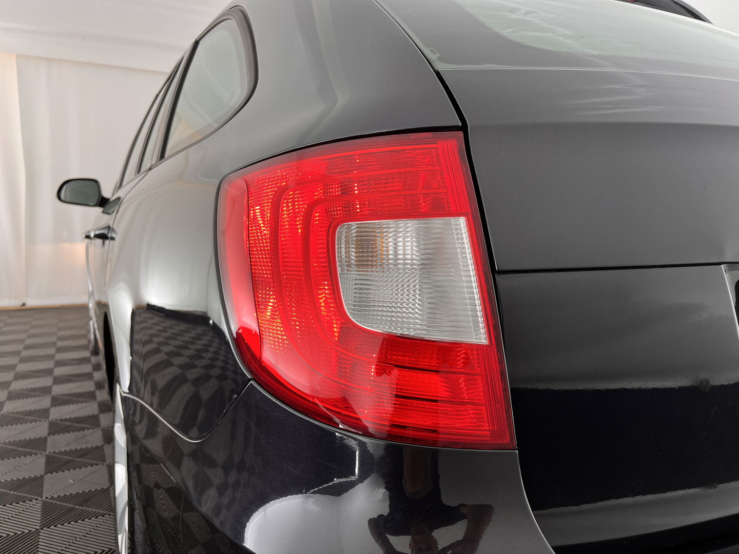 Škoda Superb Combi 1.6 TDI Greenline Comfort Business Line *NAVI-FULLMAP | COMFORT-SEATS | ECC | AMUNDSEN-AUDIO | PDC | CRUISE | TOWBAR | 16''ALU*