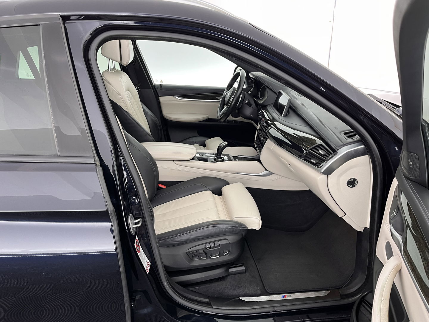 BMW X6 xDrive50i High Executive Aut. *PANO | HEAD-UP | FULL-LEATHER | FULL-LED | MEMORY-PACK | HARMAN/KARDON | BLIND-SPOT | KEYLESS | CAMERA | COMFORT-SEATS | 20''ALU*