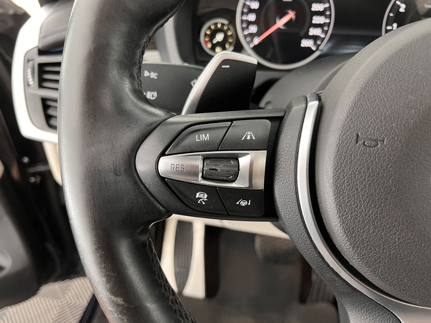 BMW X6 xDrive50i High Executive Aut. *PANO | HEAD-UP | FULL-LEATHER | FULL-LED | MEMORY-PACK | HARMAN/KARDON | BLIND-SPOT | KEYLESS | CAMERA | COMFORT-SEATS | 20''ALU*
