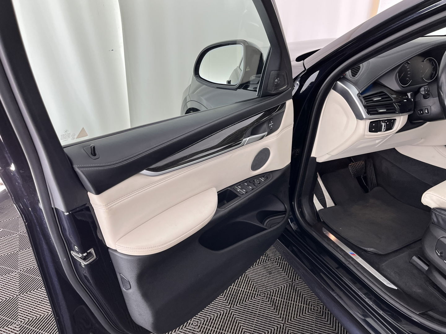BMW X6 xDrive50i High Executive Aut. *PANO | HEAD-UP | FULL-LEATHER | FULL-LED | MEMORY-PACK | HARMAN/KARDON | BLIND-SPOT | KEYLESS | CAMERA | COMFORT-SEATS | 20''ALU*