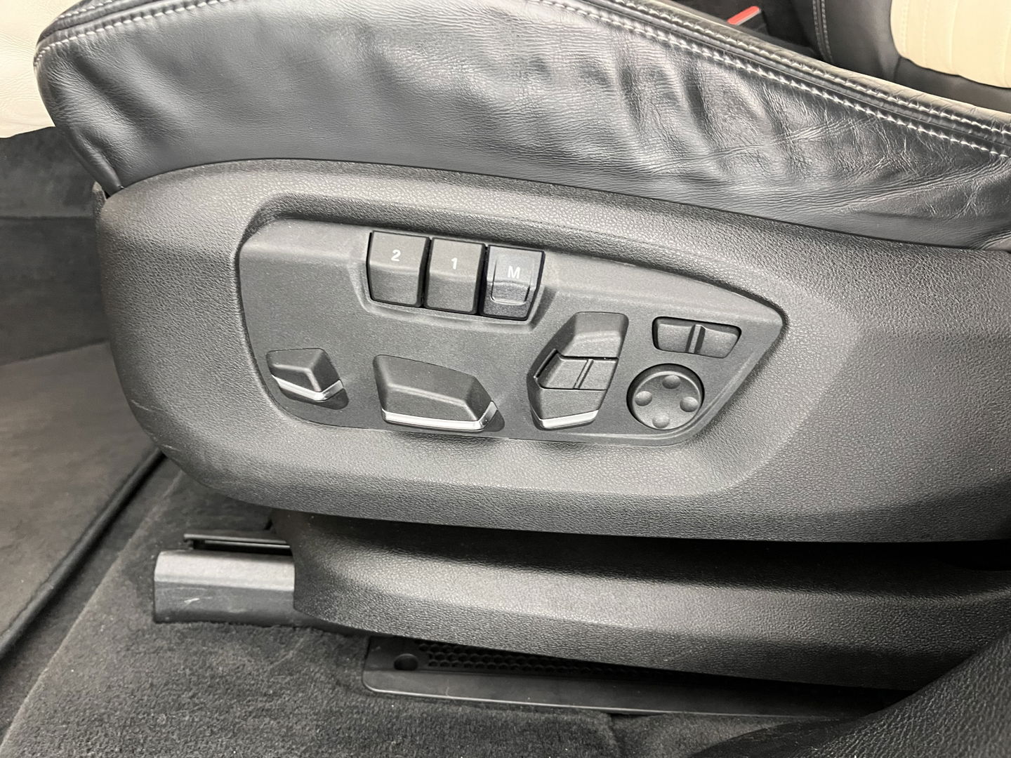 BMW X6 xDrive50i High Executive Aut. *PANO | HEAD-UP | FULL-LEATHER | FULL-LED | MEMORY-PACK | HARMAN/KARDON | BLIND-SPOT | KEYLESS | CAMERA | COMFORT-SEATS | 20''ALU*