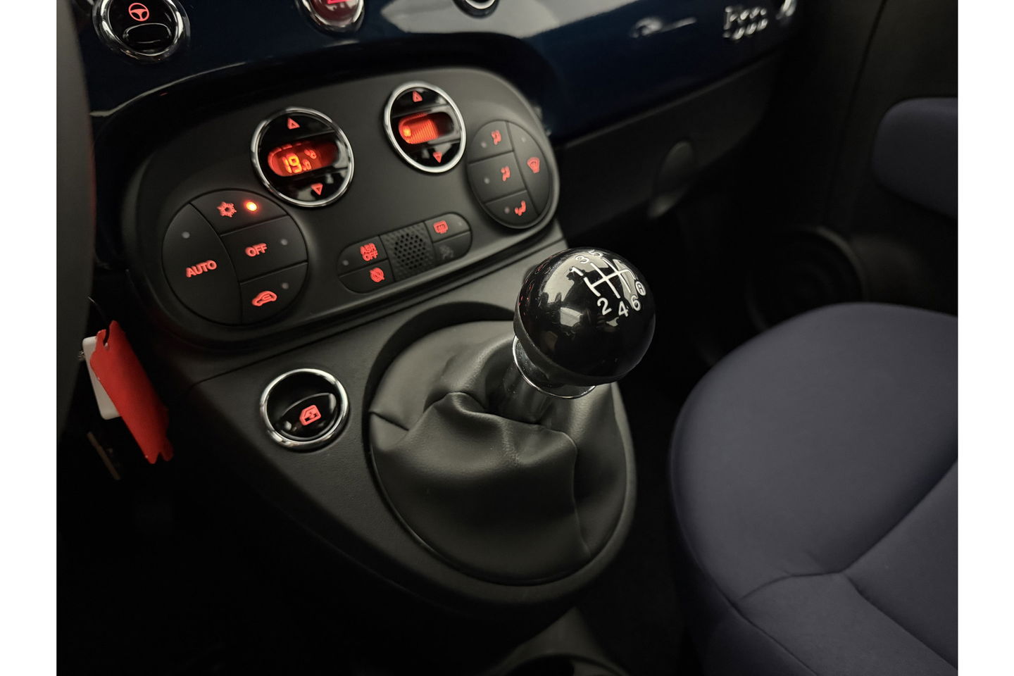 Fiat 500 1.0 Hybrid Club LED Carplay Clima Parkeersensoren 15"LMV