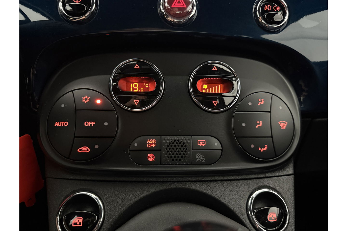Fiat 500 1.0 Hybrid Club LED Carplay Clima Parkeersensoren 15"LMV