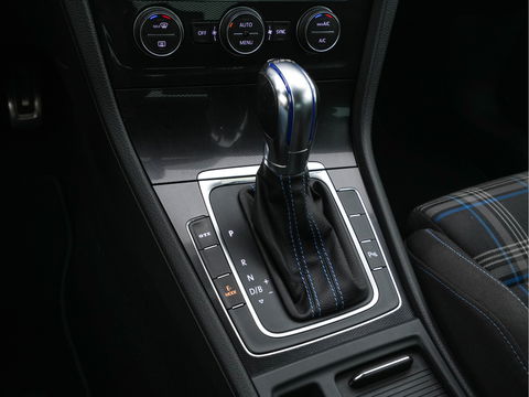 Volkswagen Golf 1.4 TSI GTE *FULL-LED | NAVI-FULLMAP | SPORT-SEATS | DAB+ | HEATED-SEATS | ECC | PDC | CRUISE | 17''ALU*