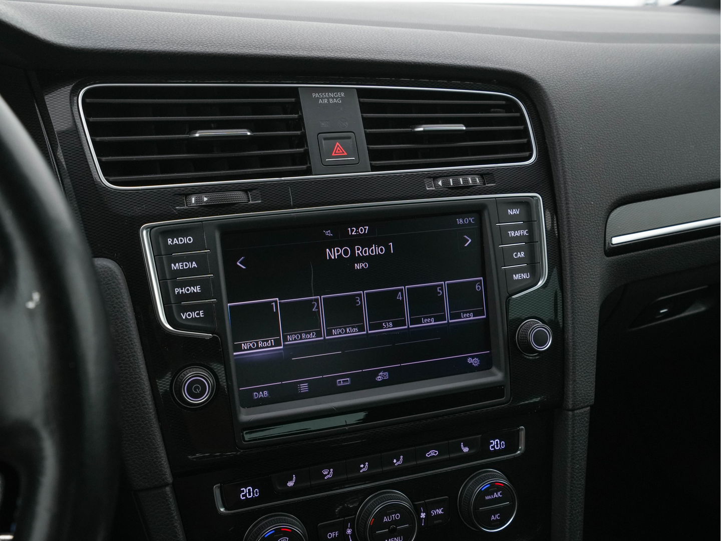 Volkswagen Golf 1.4 TSI GTE *FULL-LED | NAVI-FULLMAP | SPORT-SEATS | DAB+ | HEATED-SEATS | ECC | PDC | CRUISE | 17''ALU*