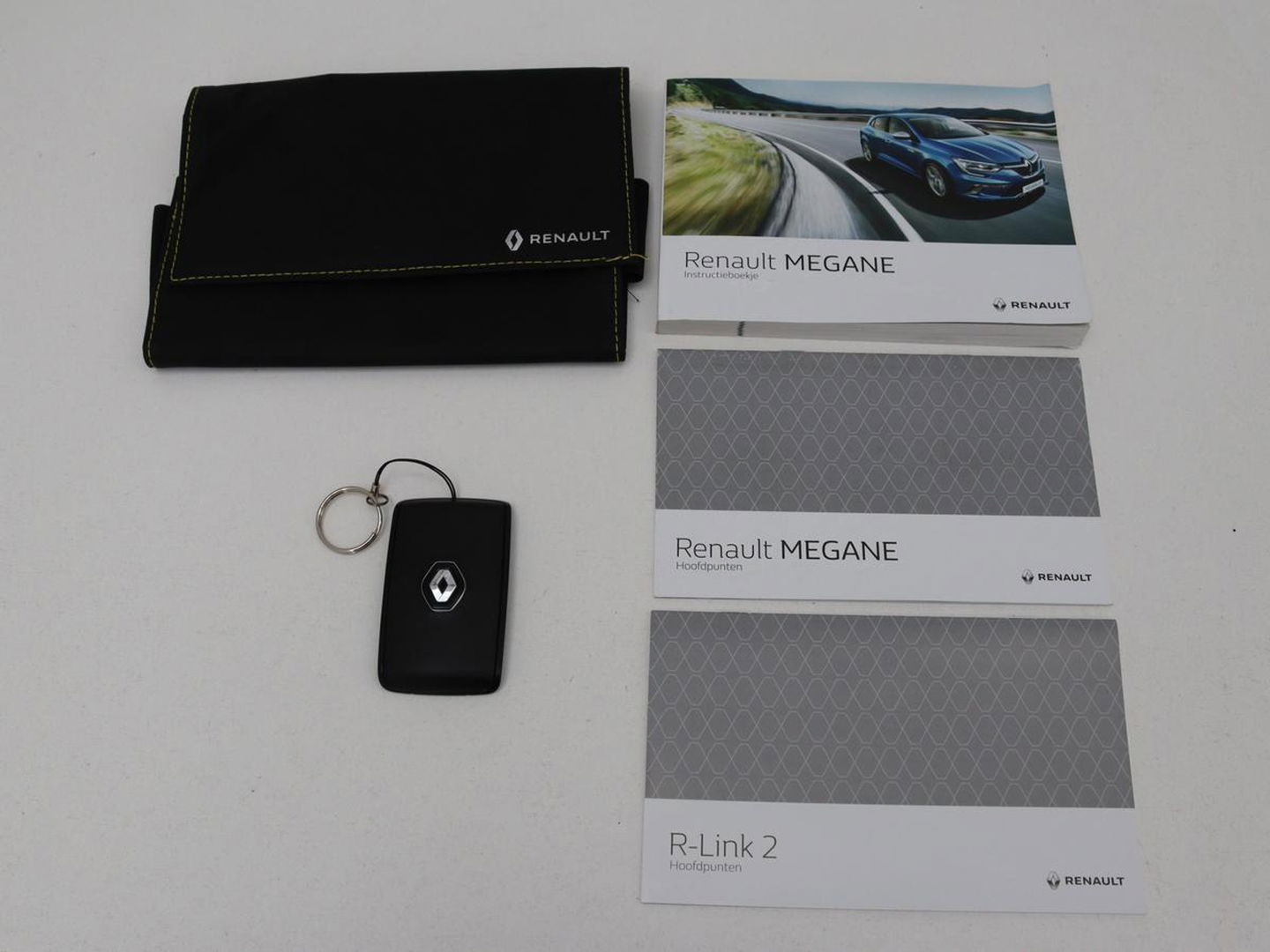 Renault Mégane 1.3 TCe Bose | Camera | Keyless | Carplay | Navigatie | Sfeerverlichting | Cruise Control | Climate control | Dodehoek detectie