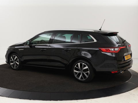 Renault Mégane 1.3 TCe Bose | Camera | Keyless | Carplay | Navigatie | Sfeerverlichting | Cruise Control | Climate control | Dodehoek detectie