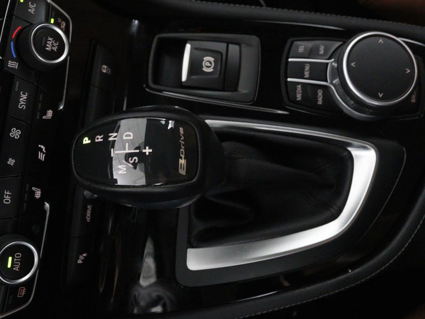 BMW 2 Serie 225xe ip Cent HighEx | Leder | Stoelverwarming | Camera | Elektrische achterklep | Full LED | Cruise control | Climate control